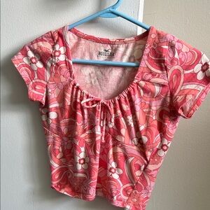 Hollister Must Have Collection Size Small Crop Top